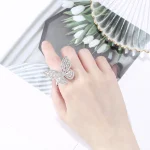 انگشتر زنانه مدل پروانه ای رنگ نقره ای - تصویر 2